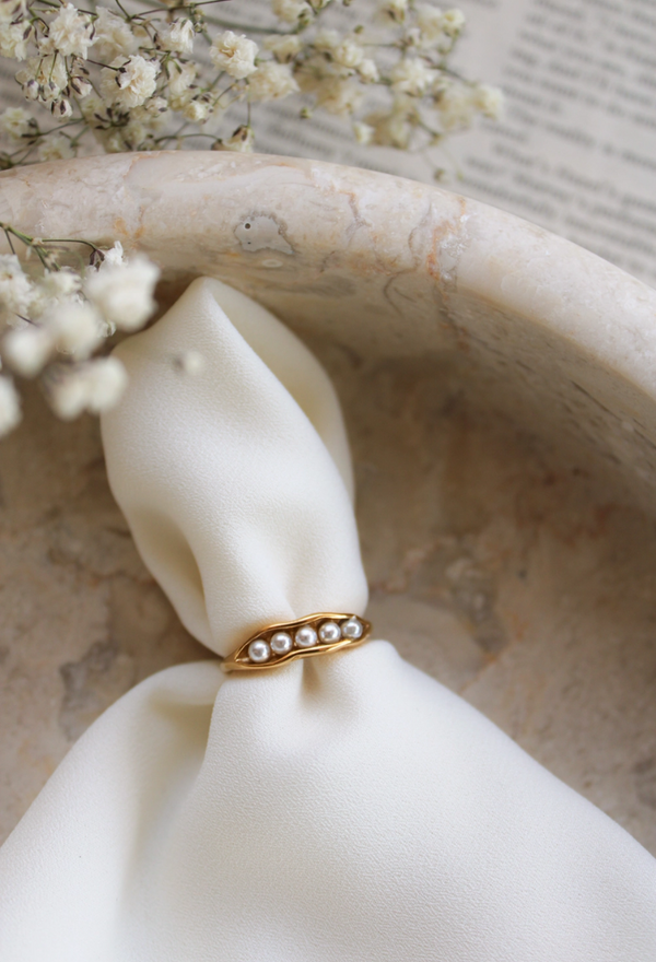 Pearl Pea Pod Ring