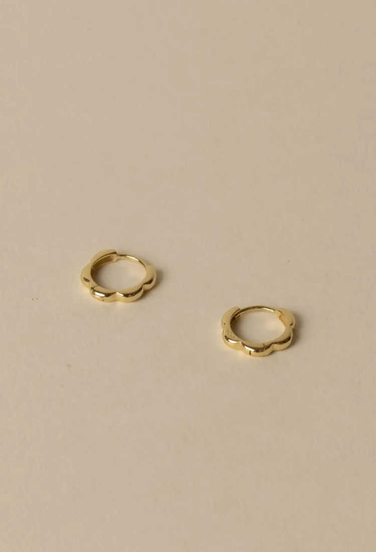 Ali Scalloped Gold Huggie Hoops